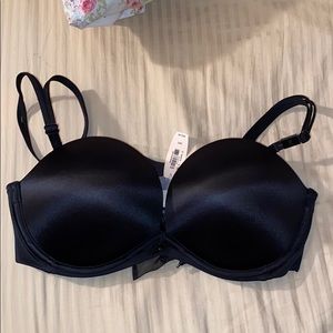 Black a Victoria Secret Bra